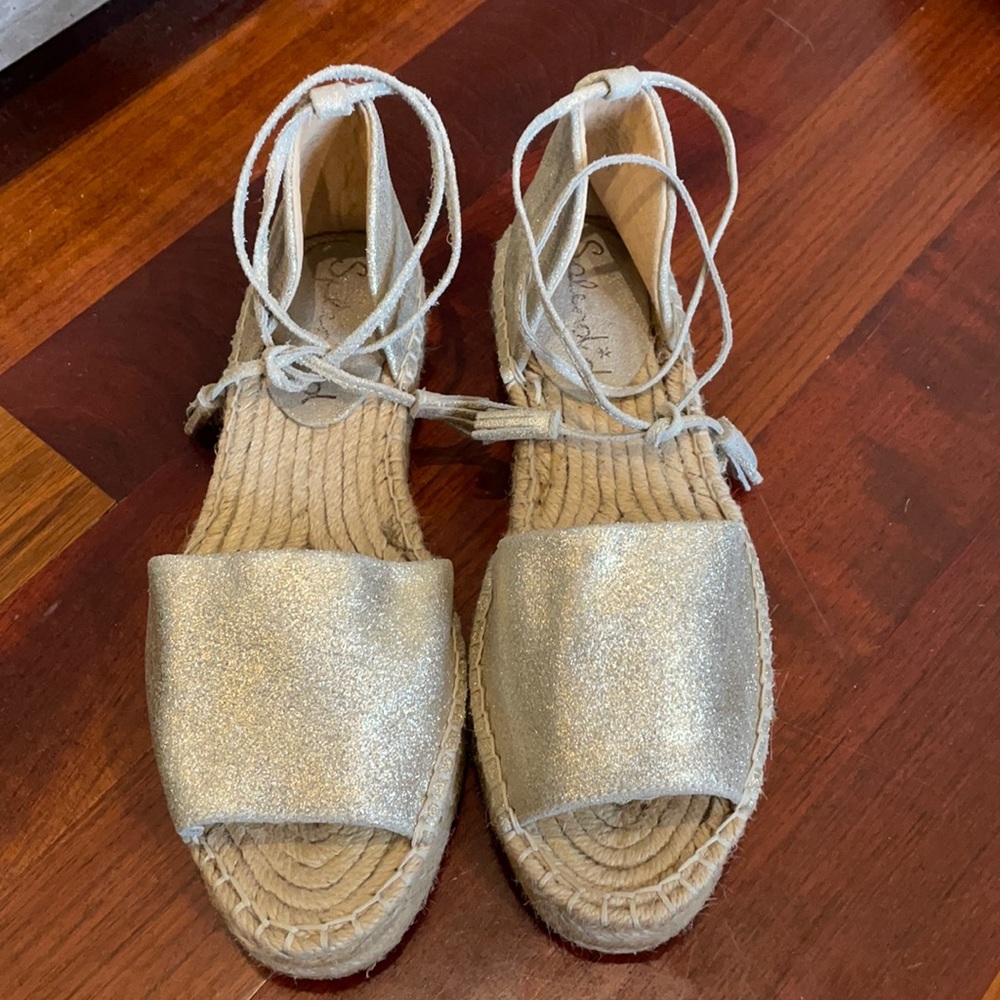 Espadrille sandal with ankle ties